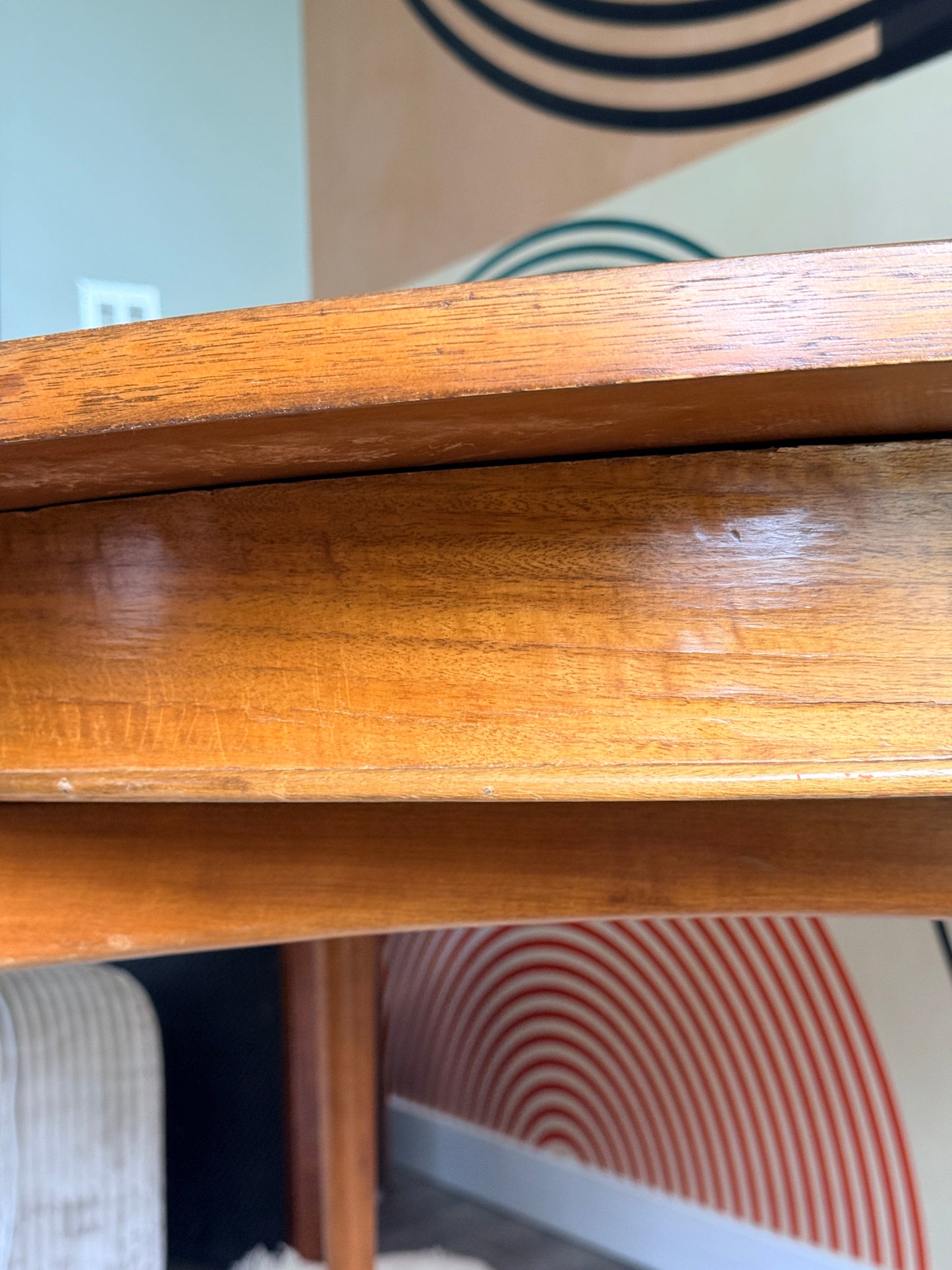 Vintage Round Dining Table with 1 Leaf