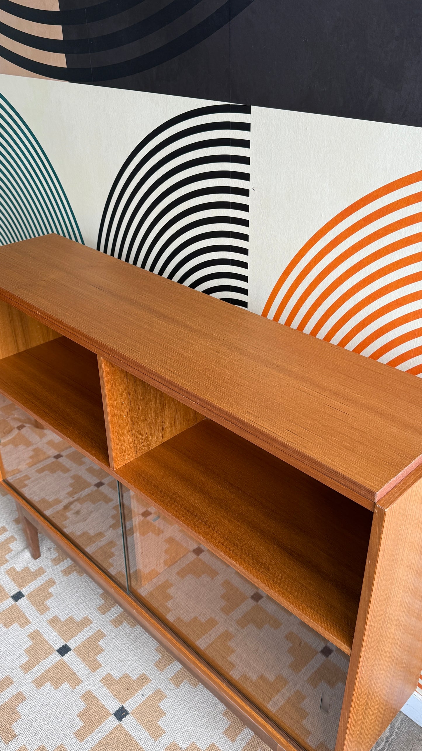 Domino Møbler Glass Cabinet