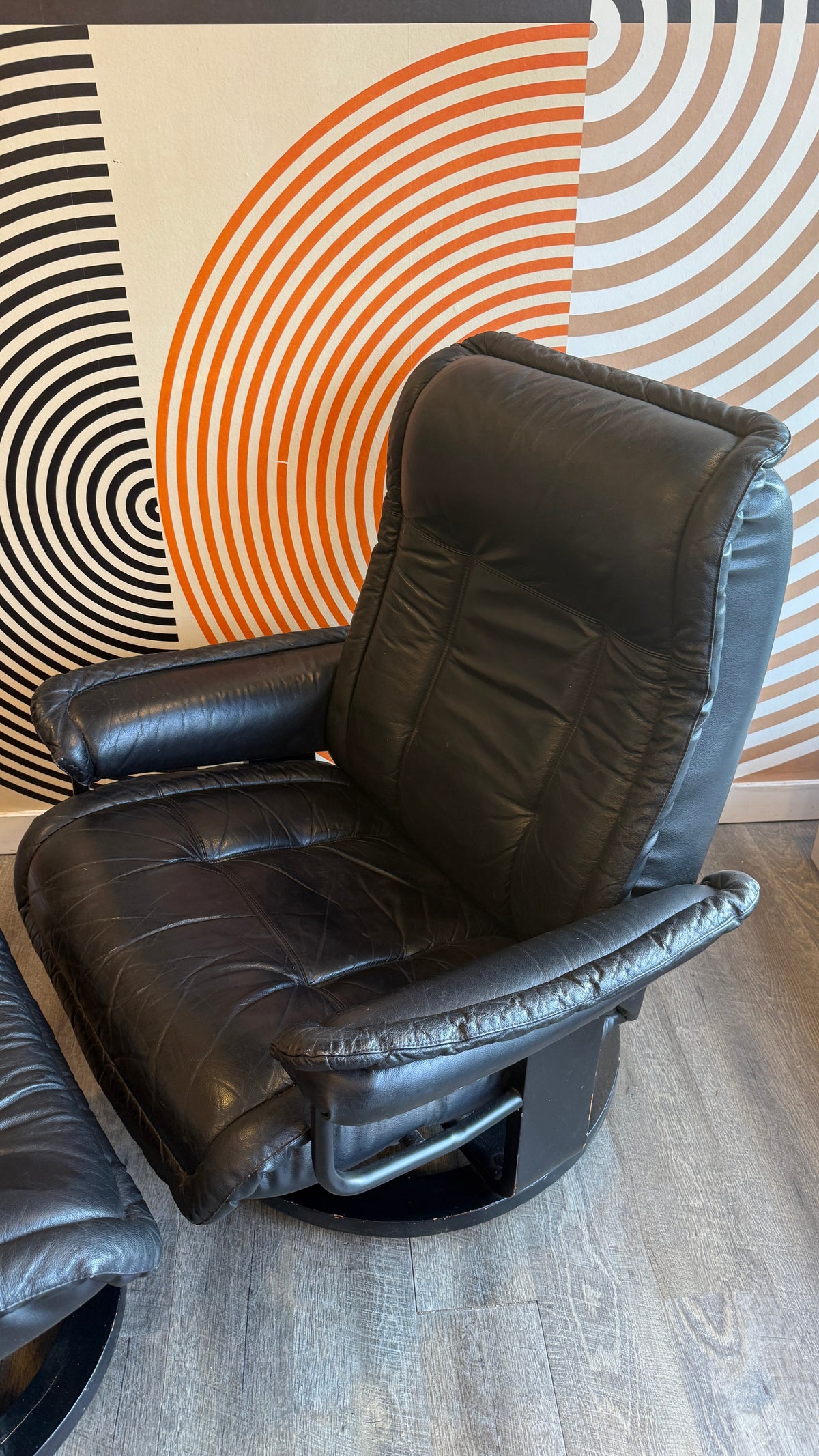 Vintage ChairWorx Leather Recliner & Ottoman
