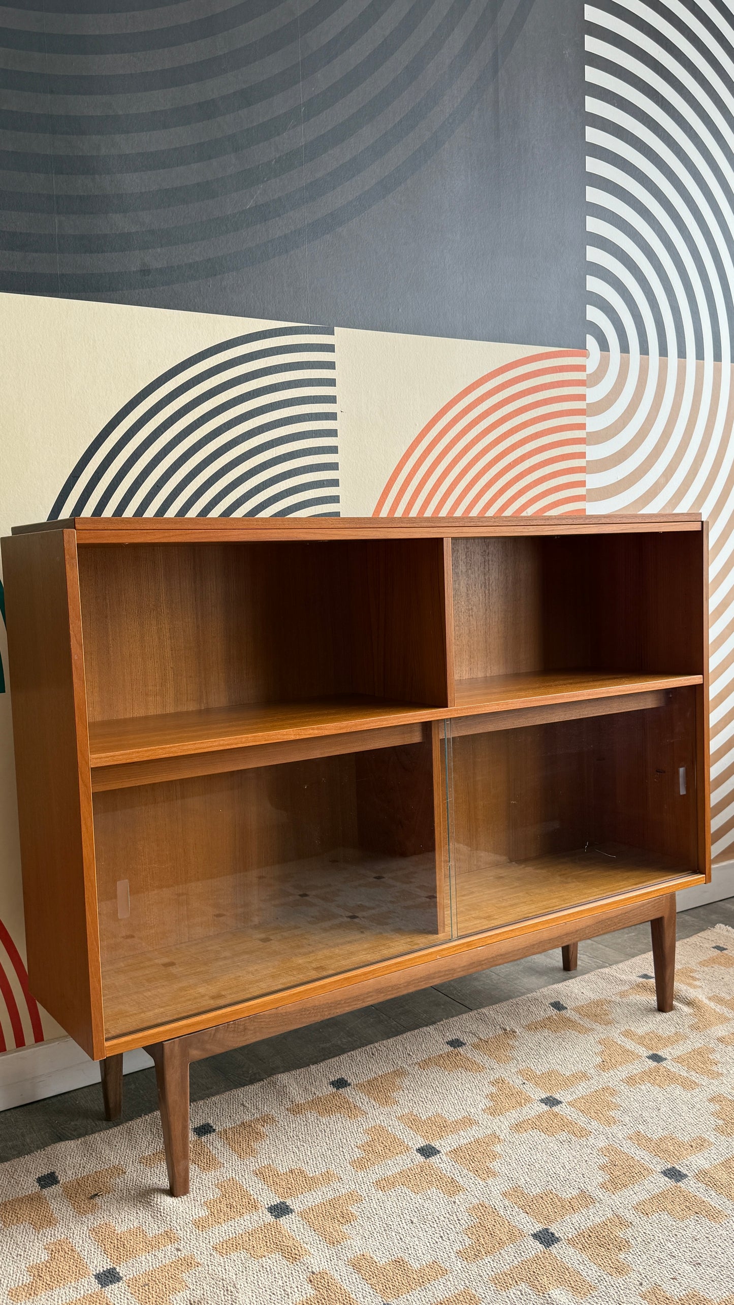 Domino Møbler Glass Cabinet