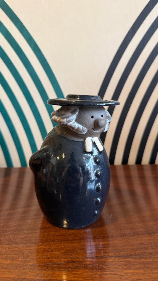Jie Keramik “Präst” Ceramic Figurine