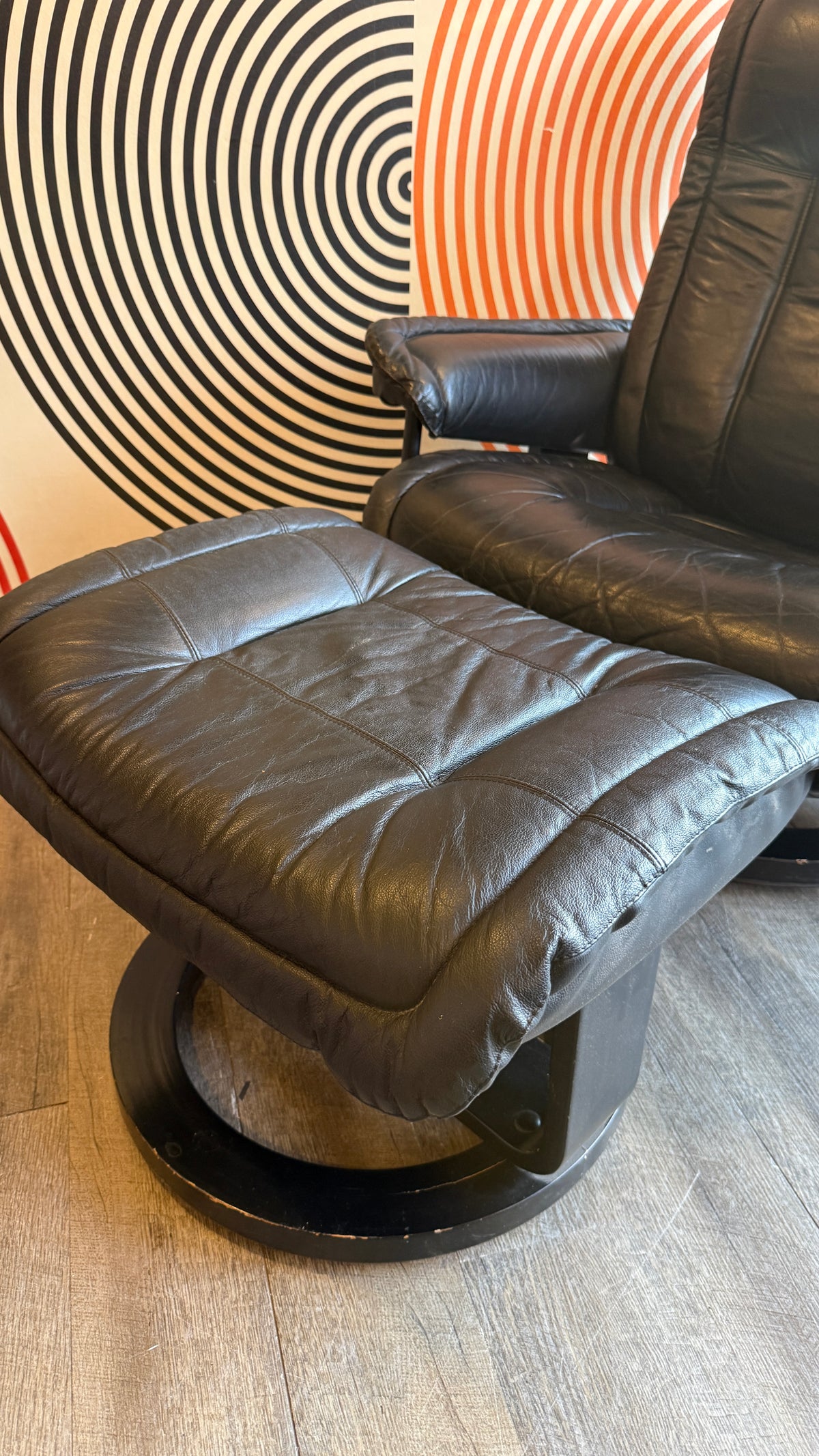 Vintage ChairWorx Leather Recliner & Ottoman