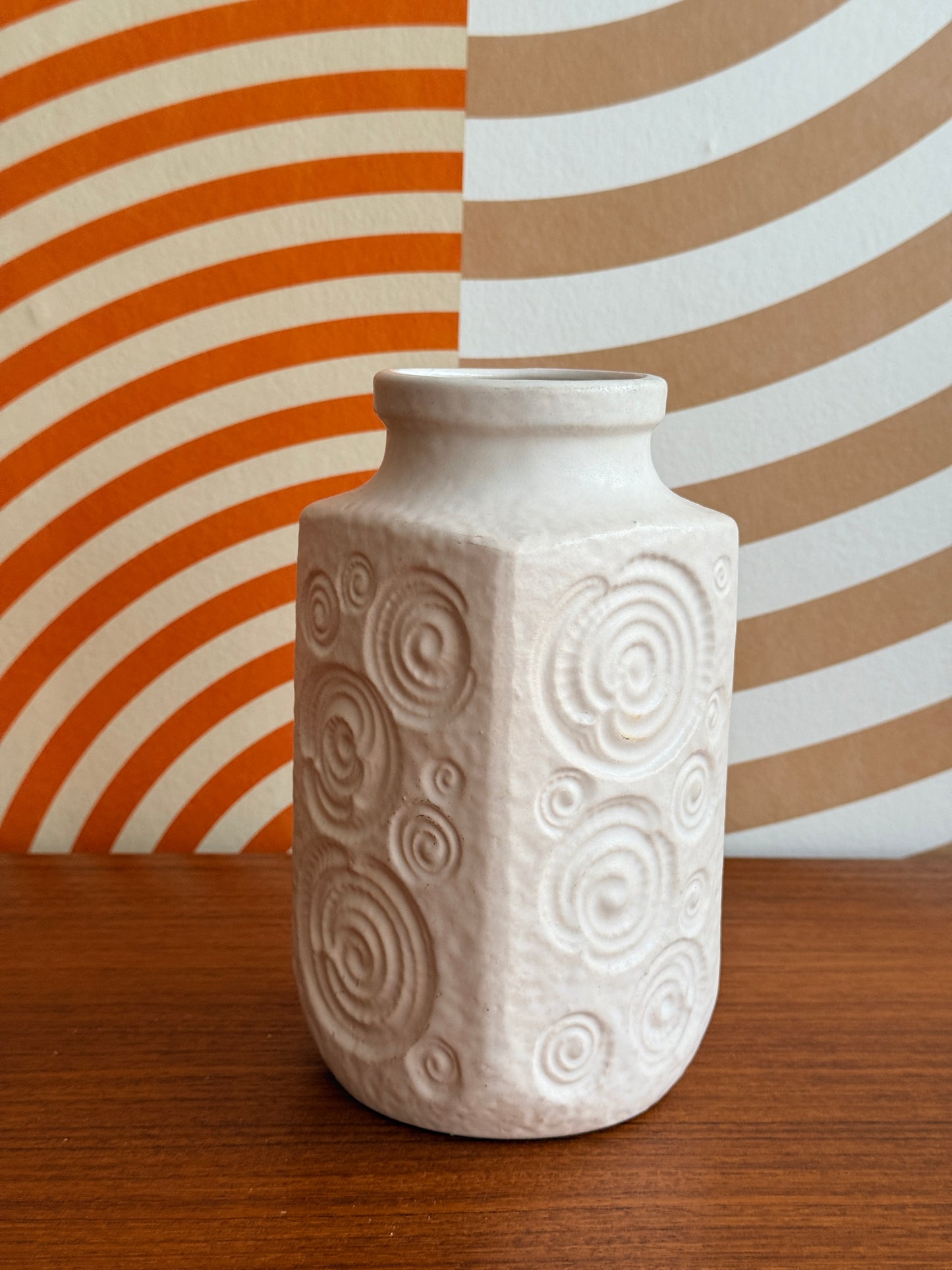 Vintage W. German Scheurich Jura Vase 282-20