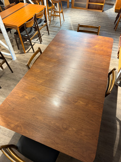 Extendable Vintage Honderich Walnut Dining Table