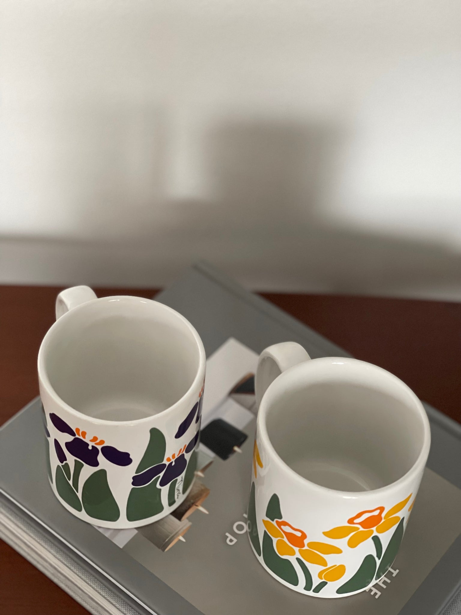 Pair of Vintage Nina Floral Mug  CHD 1983